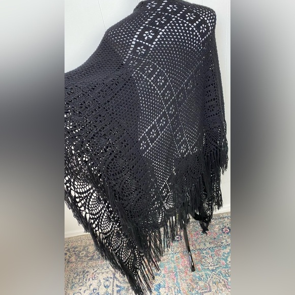 Handmade Shawl Black Crochet Wrap Fringe Chunky Boho Hippie Festival Cottagecore - Picture 10 of 10